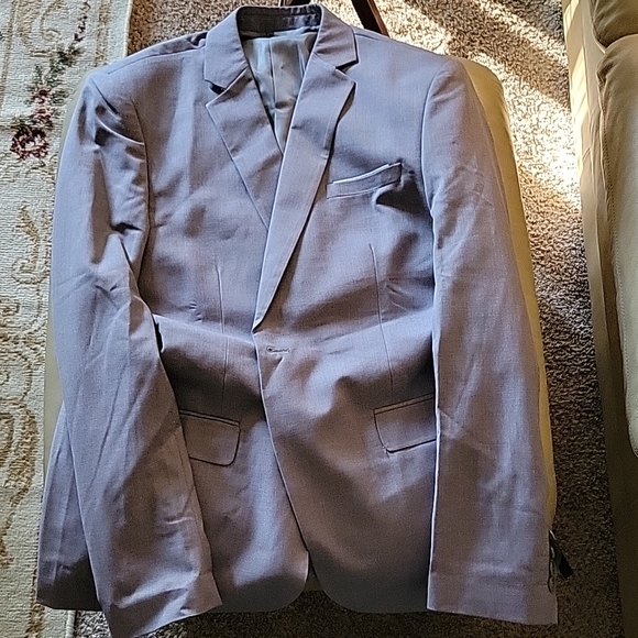 Grey Suit with pants, vest, and tie - Picture 3 of 6